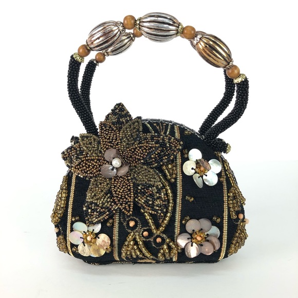 unbranded Handbags - Beaded Embroidered Small Clamshell Clutch